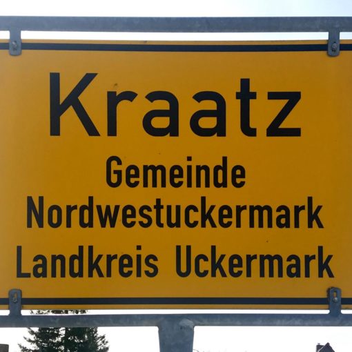Ortseingangsschild Kraatz